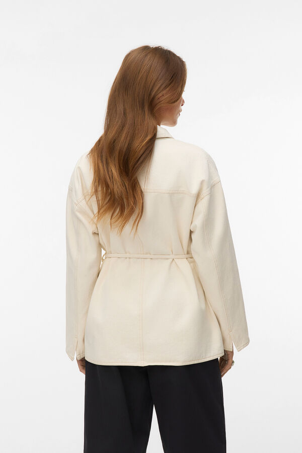 Vero Moda Chaqueta denim detalle flor Beige