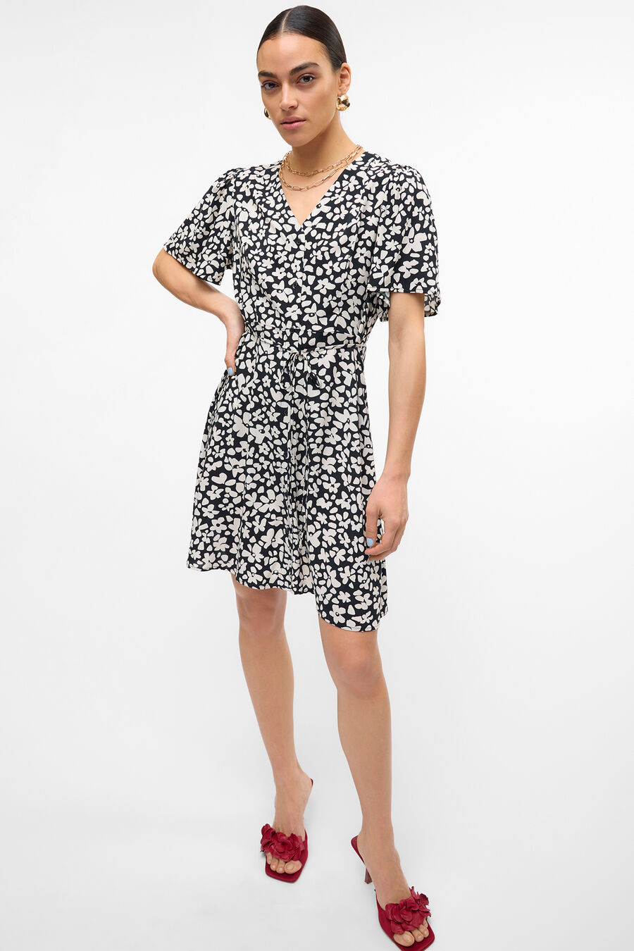 Vestido corto con botones