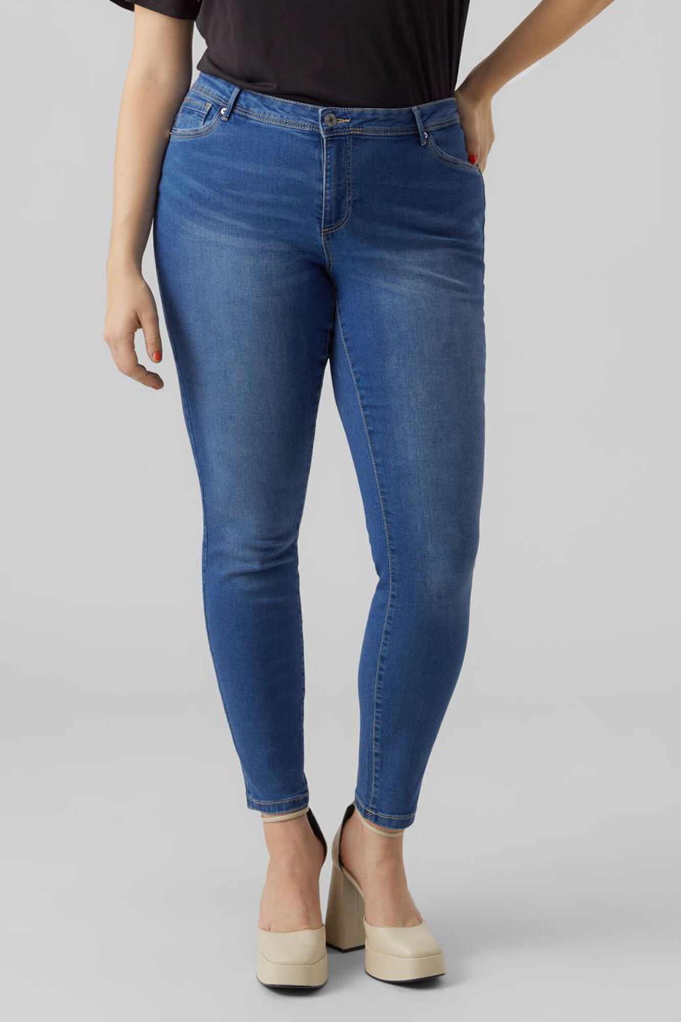 Vero Moda Curve Jeans Slim tamanho grande 
