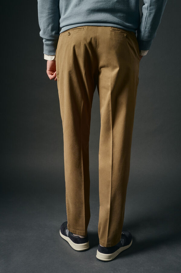 OOTO Pantal&oacute;n chino pinzas Brown