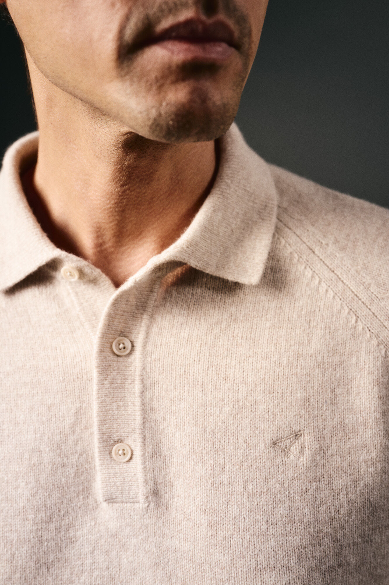 OOTO Su&eacute;ter de l&atilde; com gola polo