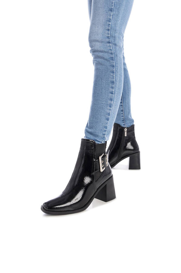XTI Botins de salto estilo Chelsea Preto