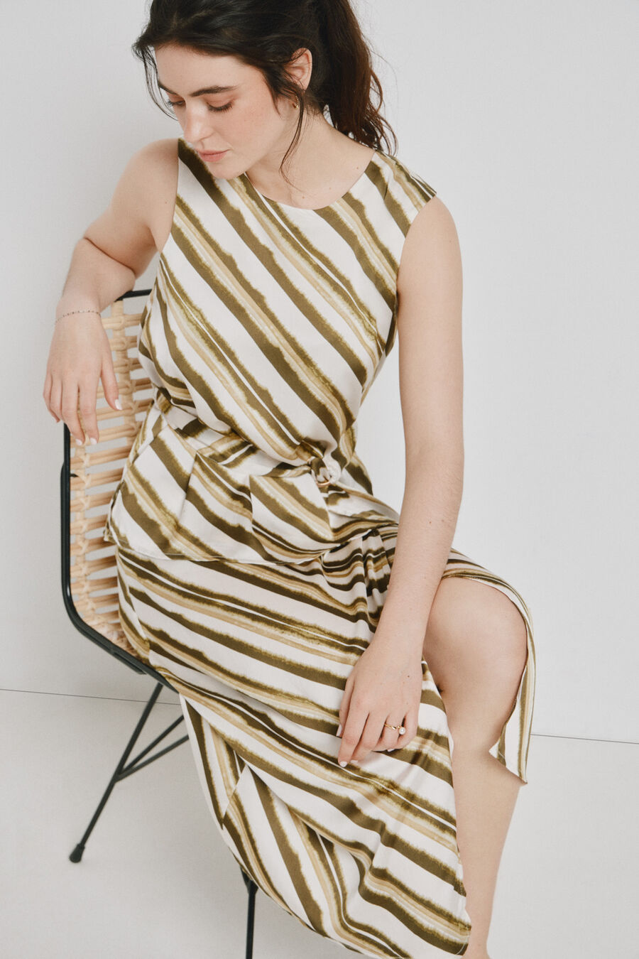 Top sin mangas cinturón ajustable