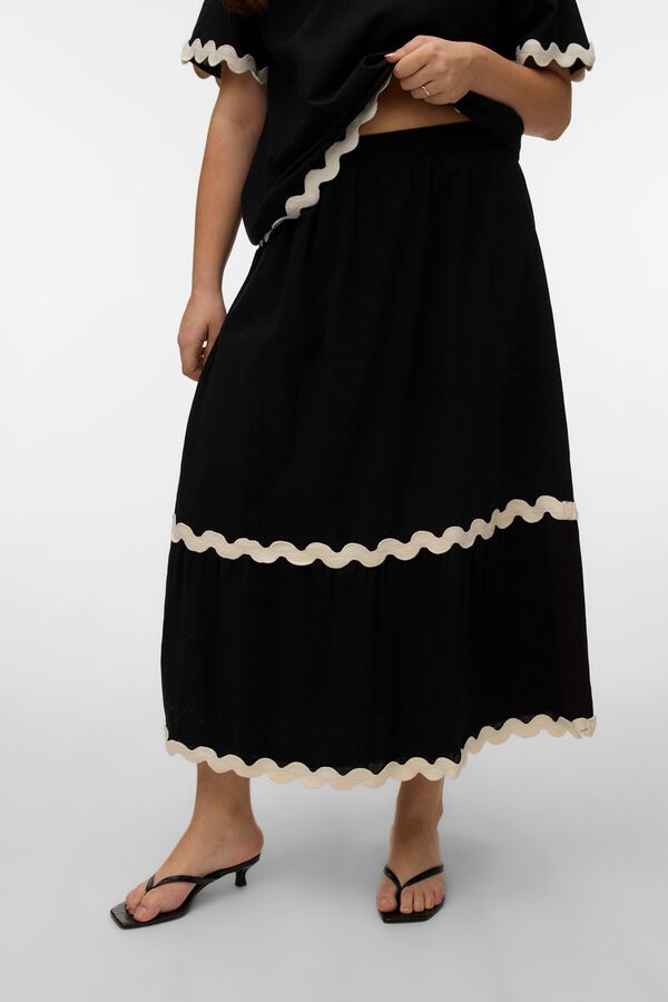 Vero Moda Curve Falda midi detalles bordados talla grande Negro