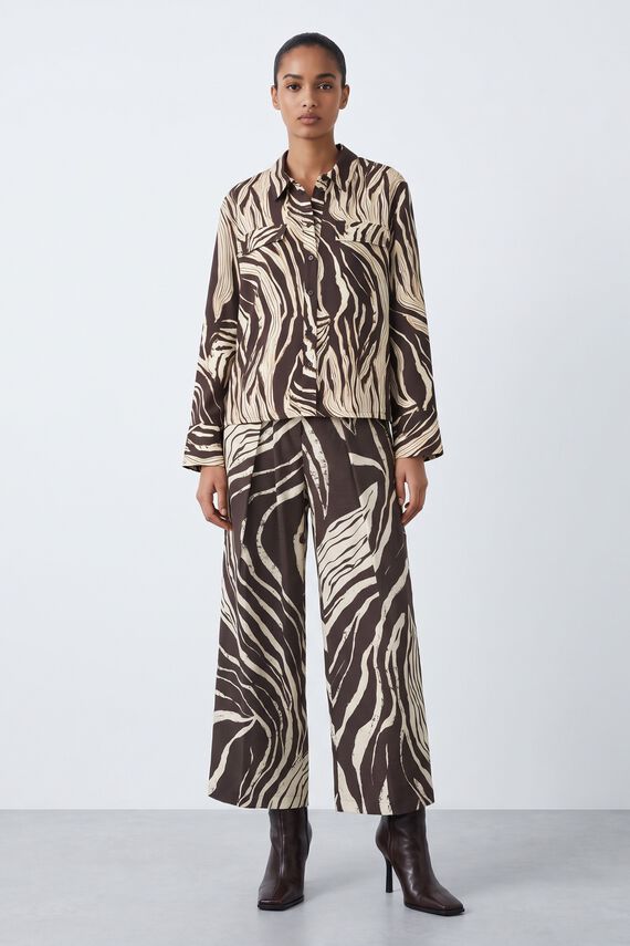 Pantalón ancho con estampado cebra