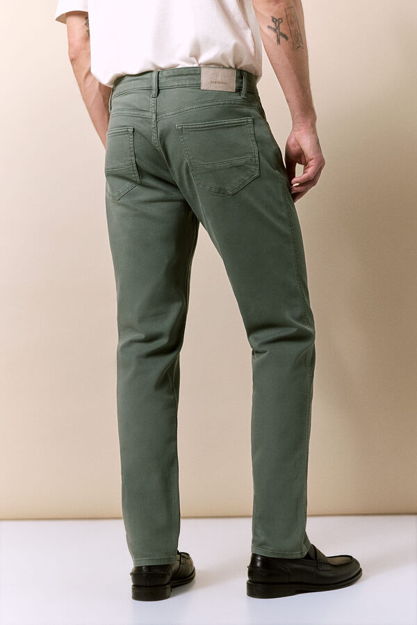 OOTO Pantal&oacute;n 5 bolsillos color slim Kaki