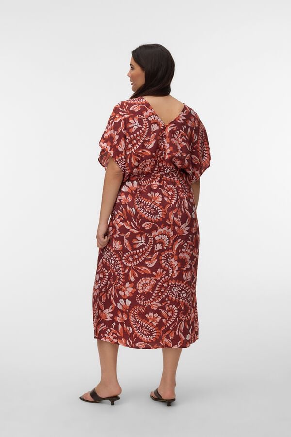 Vero Moda Curve Vestido corto escote pico talla grande Marr&oacute;n
