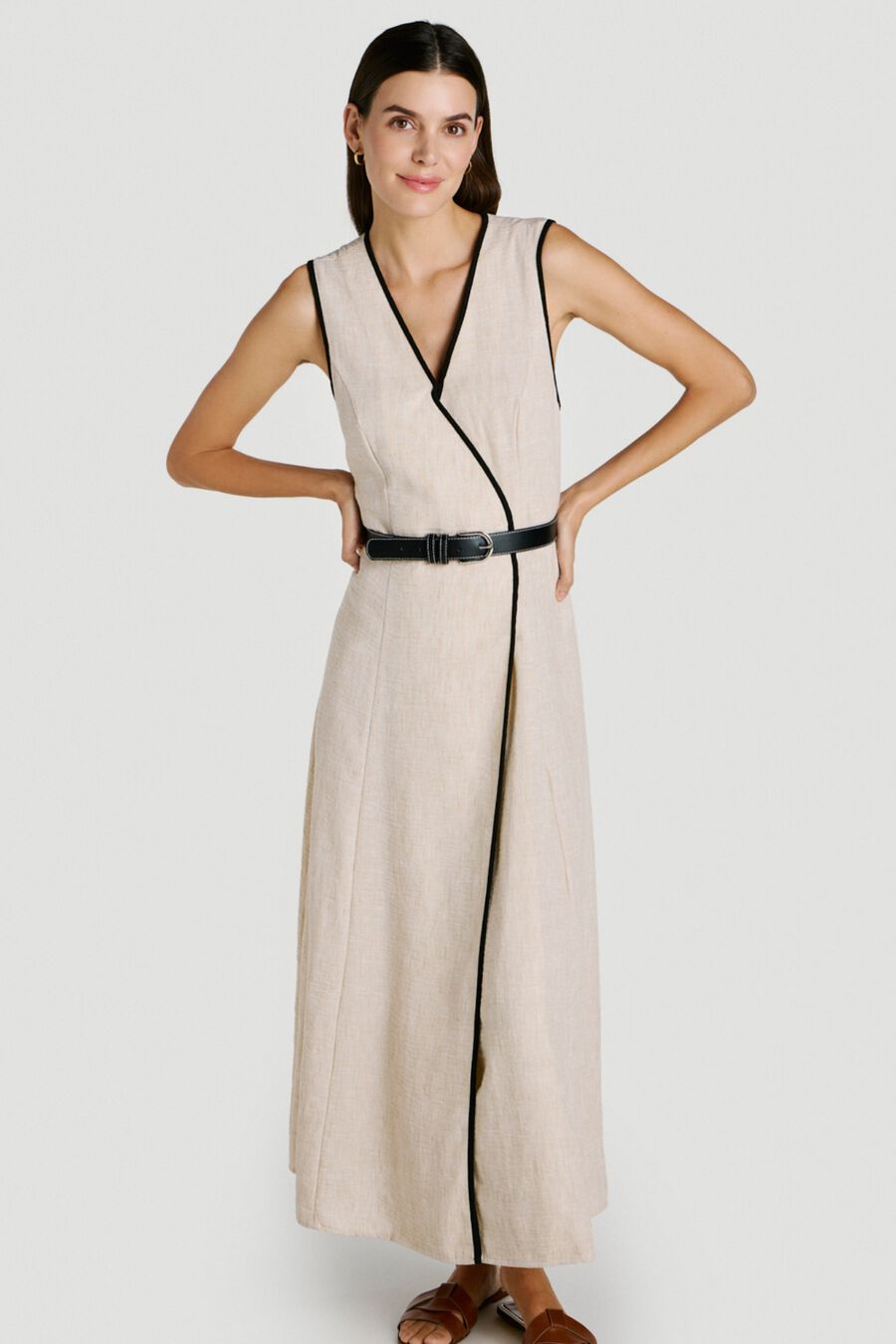 Vestido midi con cinturón