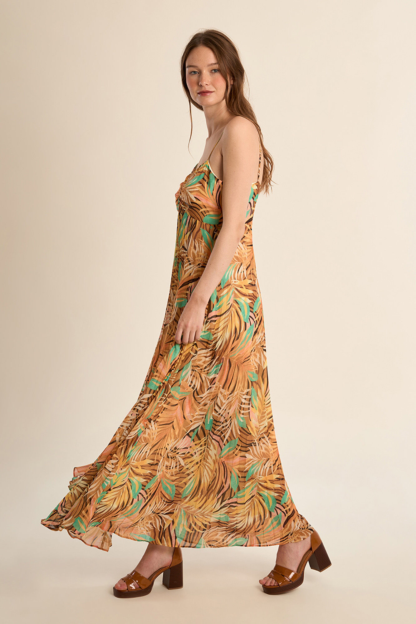 Molly Bracken Vestido largo de tirantes con estampado