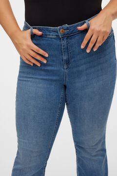Vero Moda Curve Jeans flare sutil elastizados