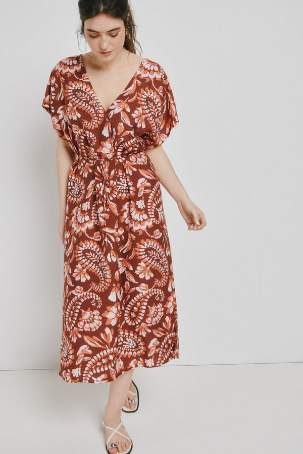 Vero Moda Vestido corto escote pico Marr&oacute;n