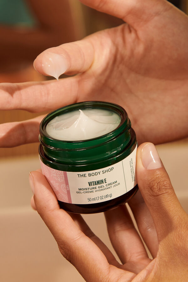 The Body Shop Gel Creme Hidratante Vitamina E 50ml Multicolorido