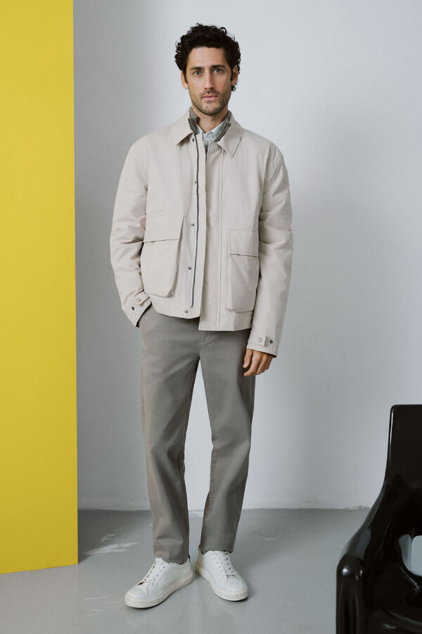 Cortefiel Blus&atilde;o t&eacute;cnico leve Tostado