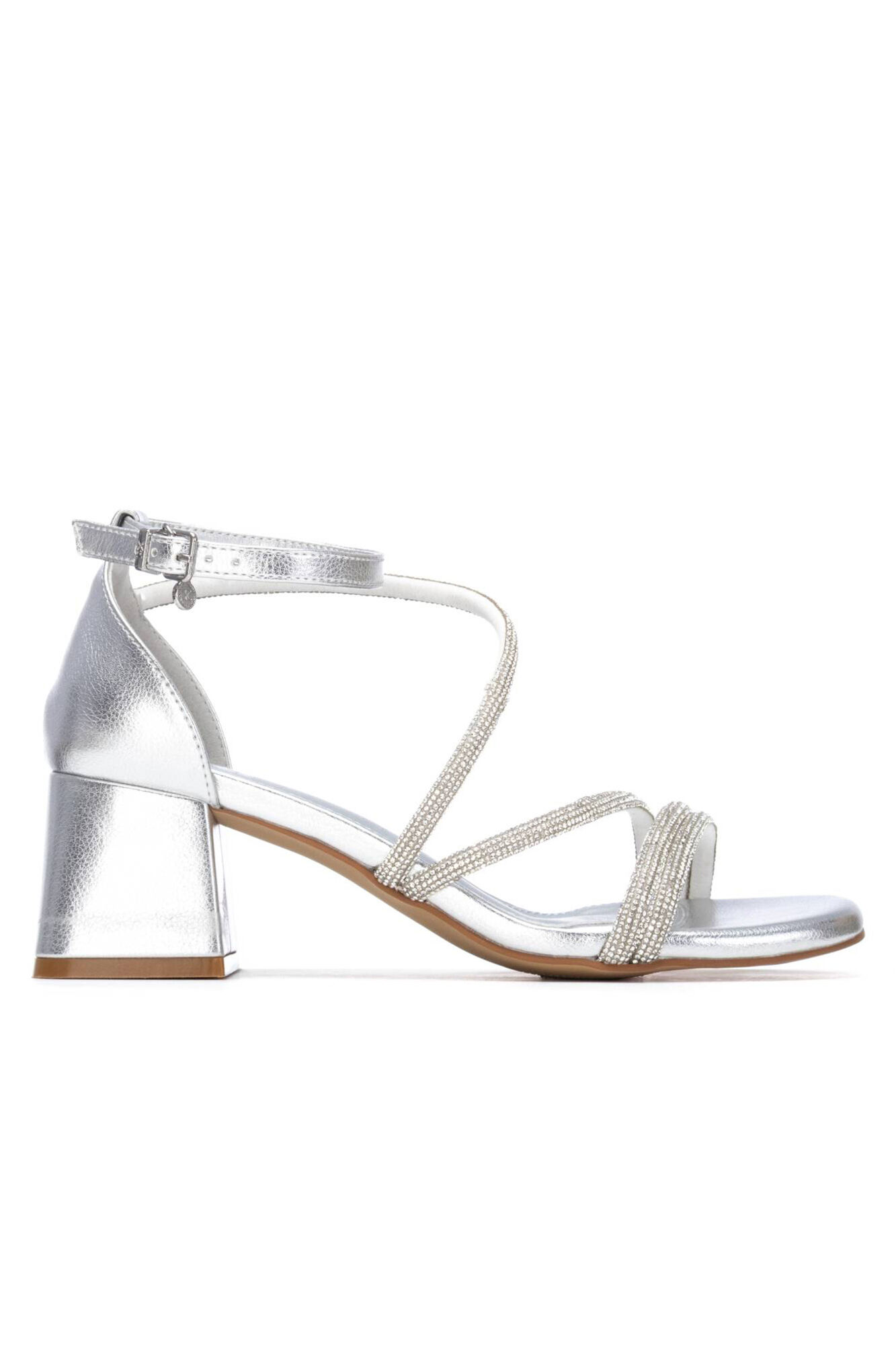 XTI Sand&aacute;lia metalizada com tac&atilde;o