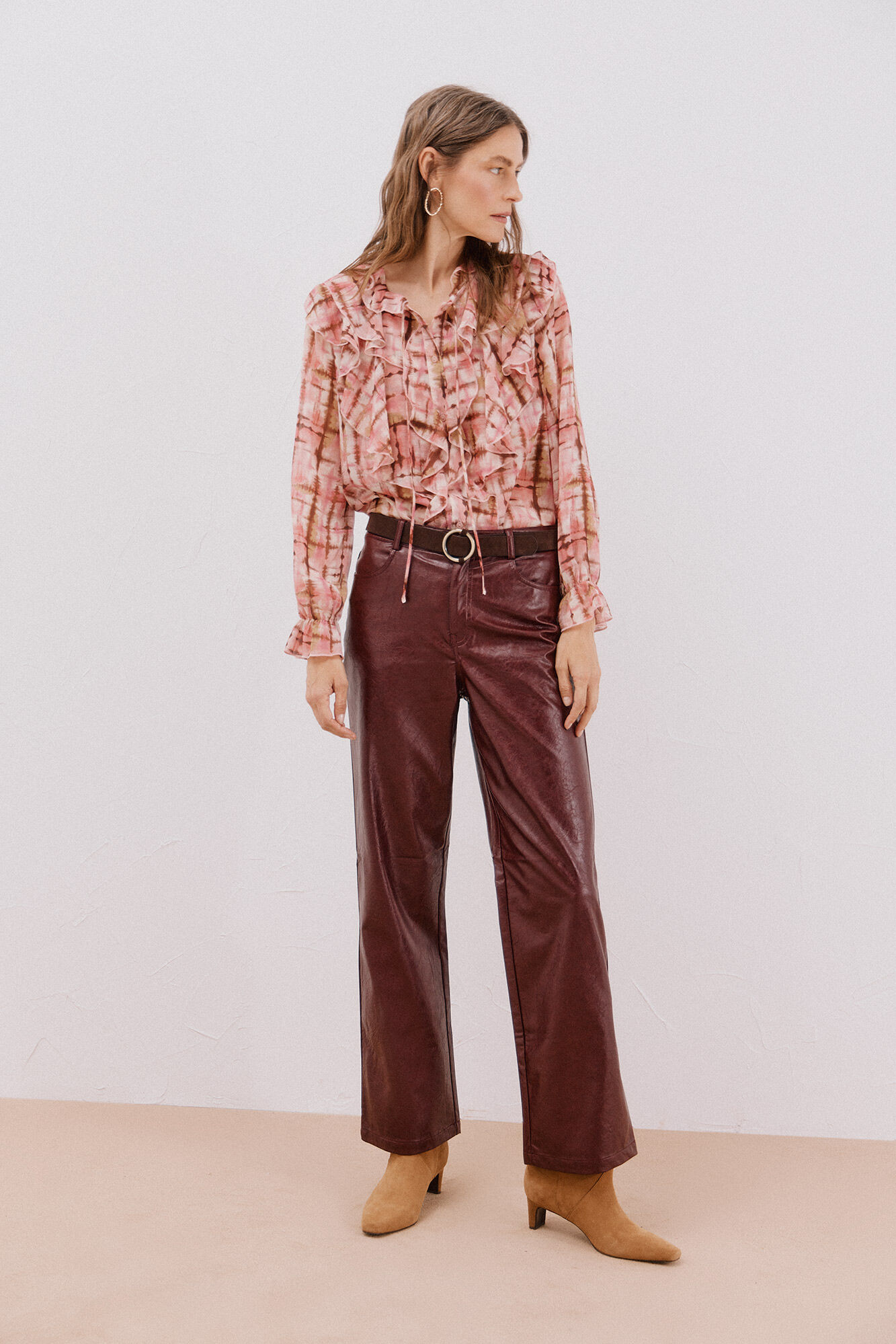 Cortefiel Blusa com folho na frente