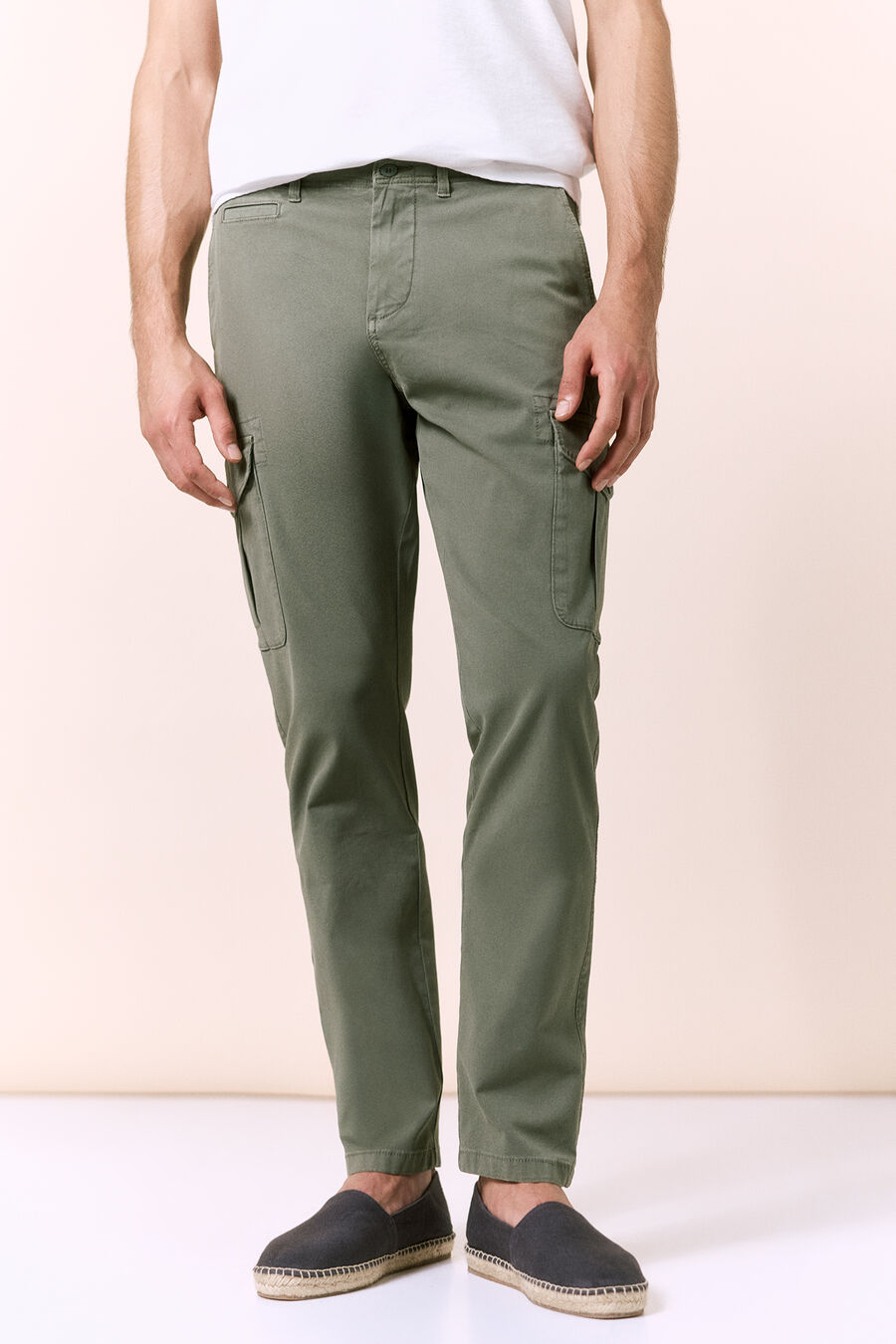 Pantalón cargo slim