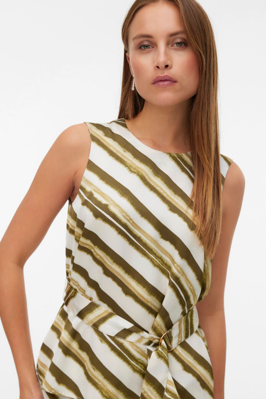 Top sin mangas cinturón ajustable