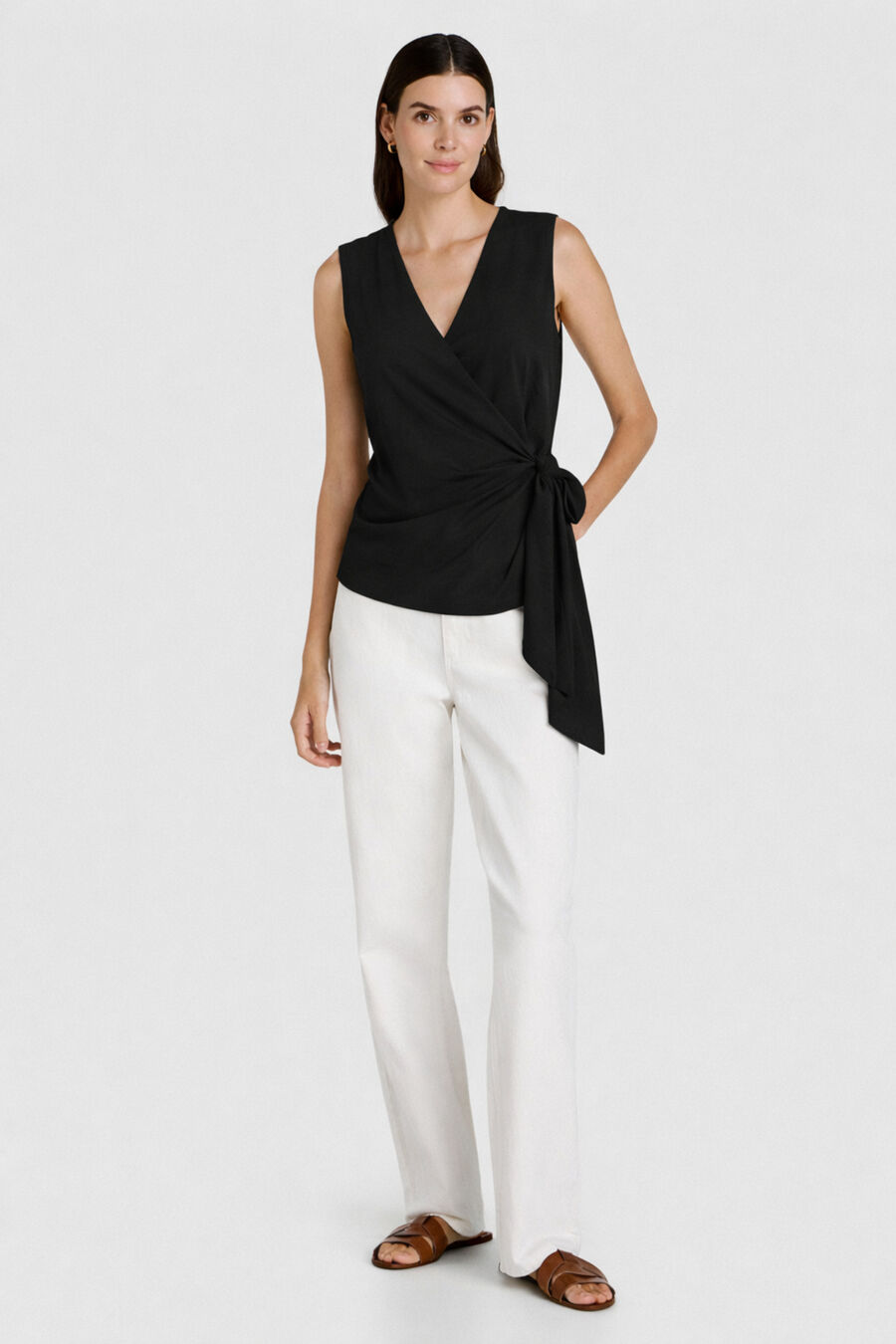 Top de lino cruzado con lazada