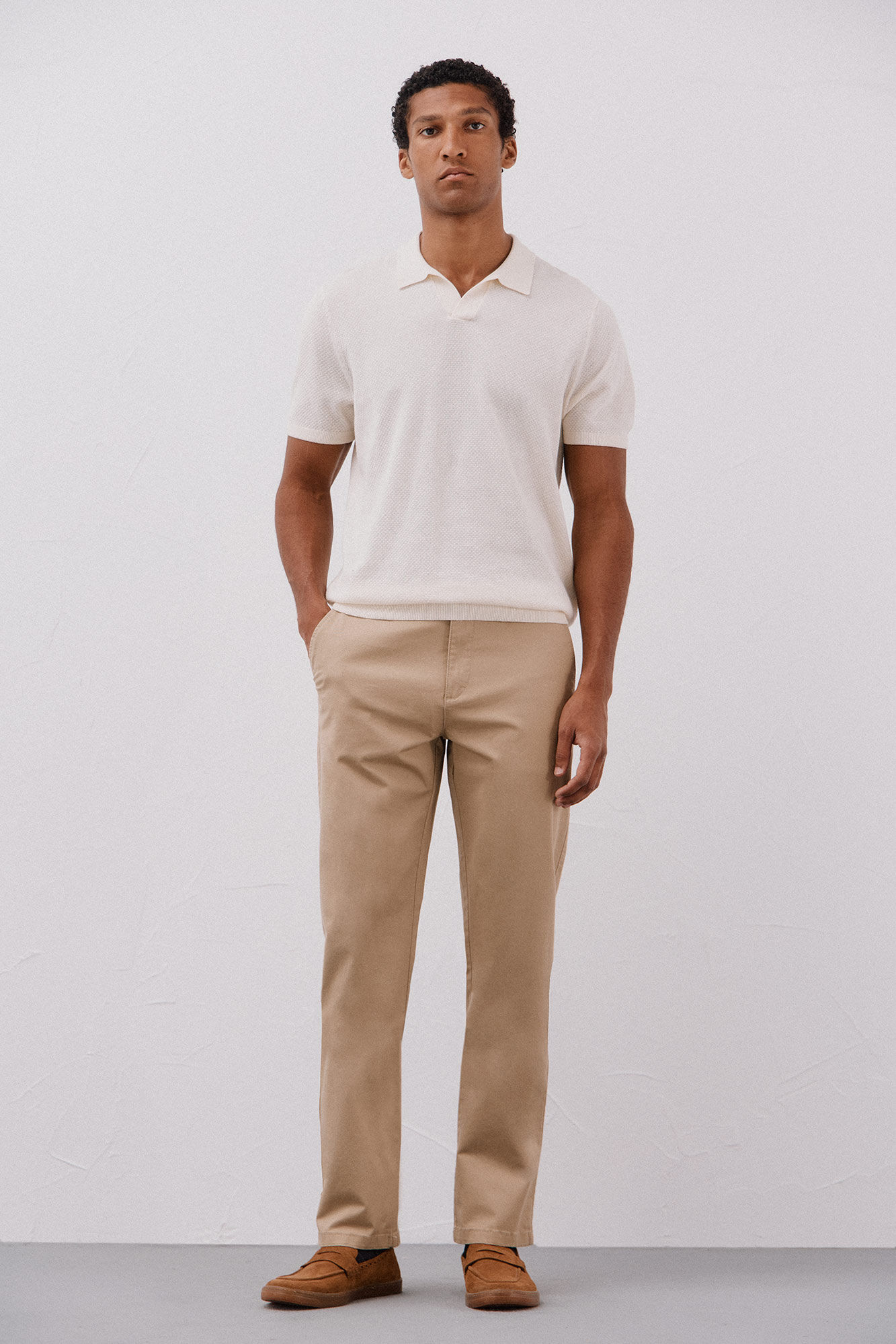 Cortefiel Pantal&oacute;n chino ligero regular fit