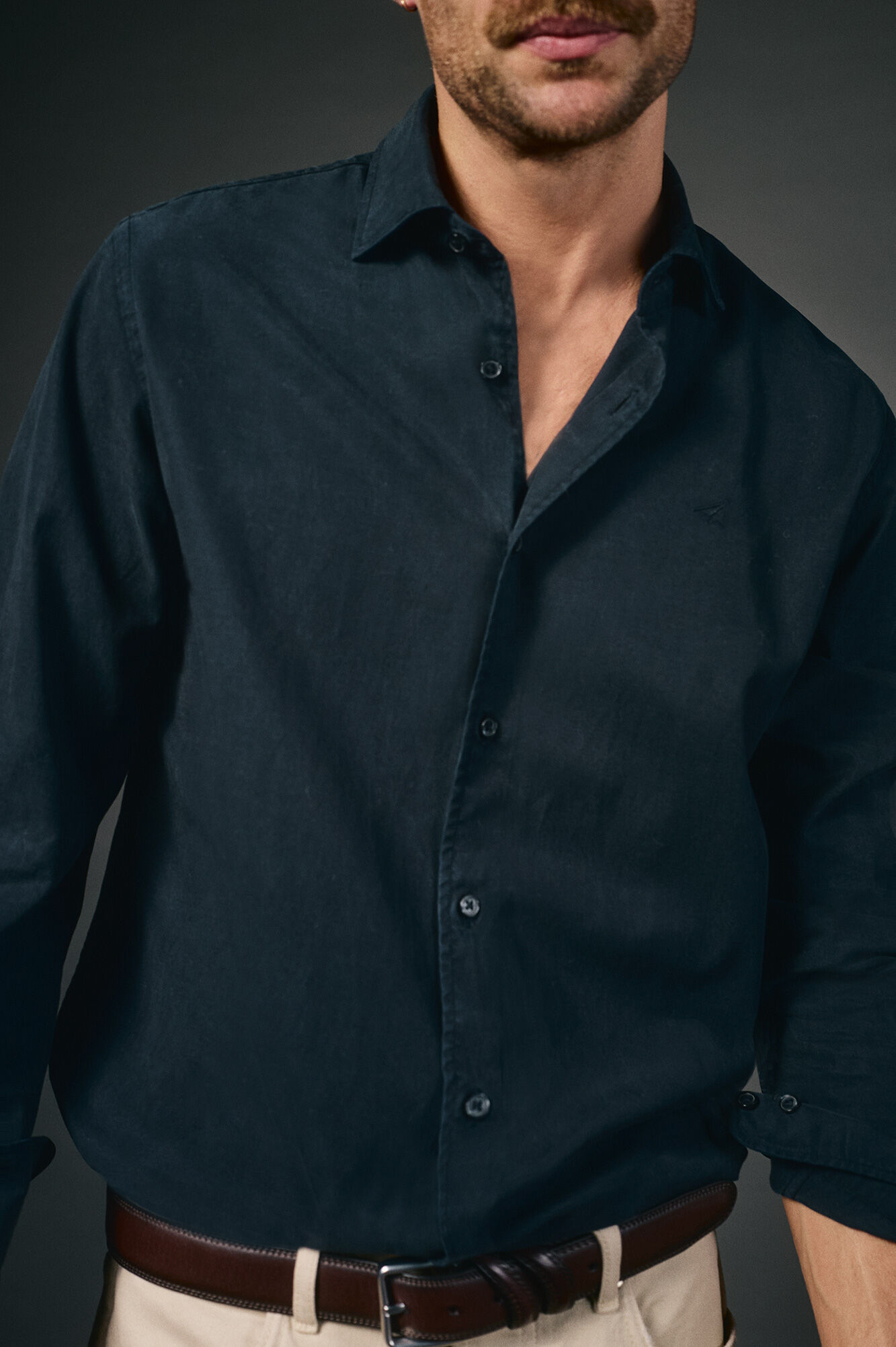 OOTO Camisa liso de algod&atilde;o tencel sarja