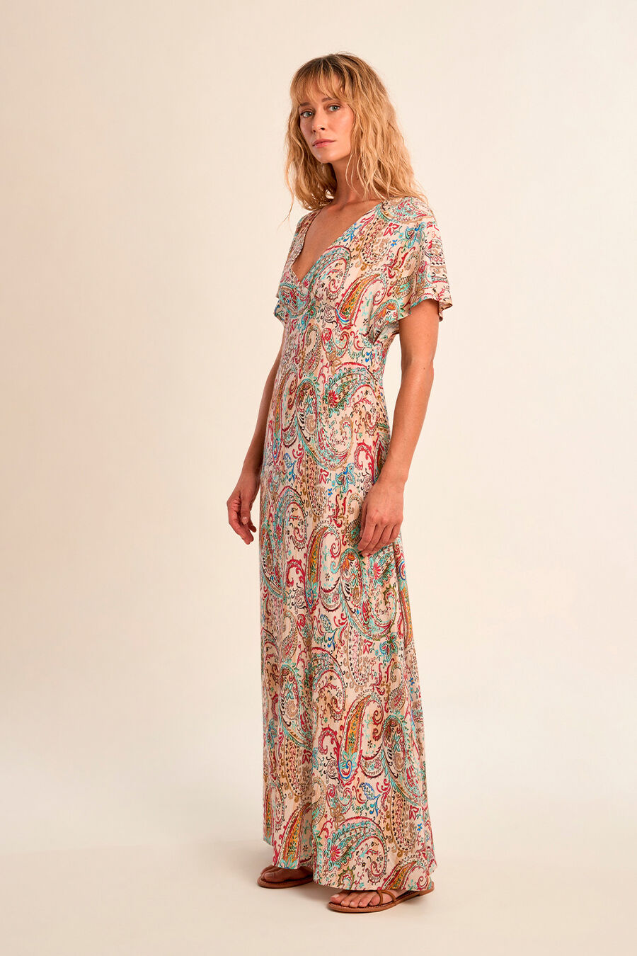 Vestido largo de manga corta con estampado