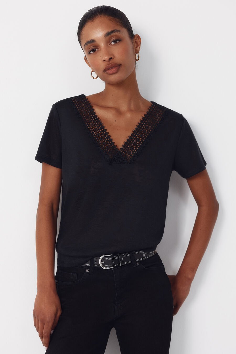 Camiseta pico pasamaneria