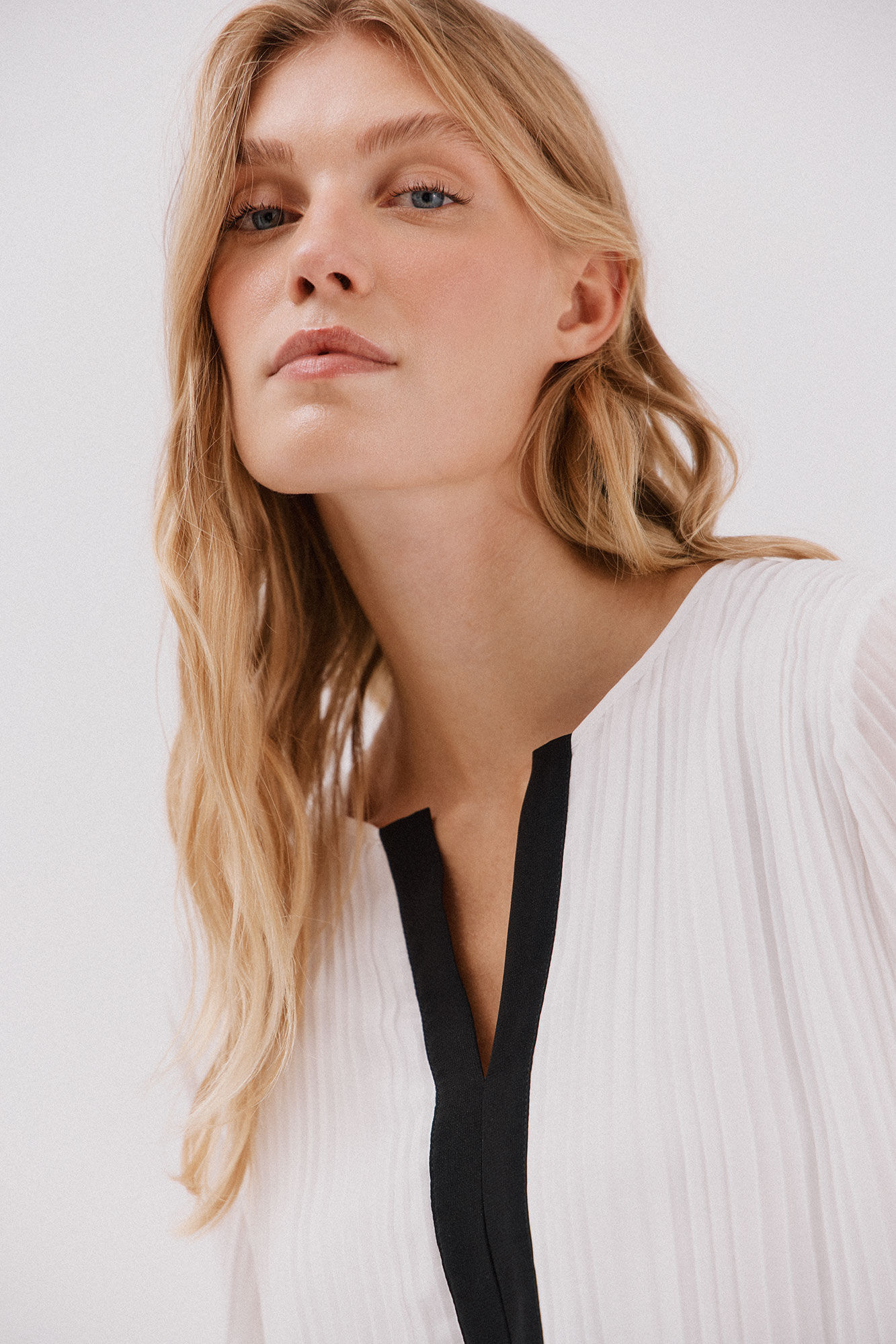 Cortefiel Blusa plisada contraste