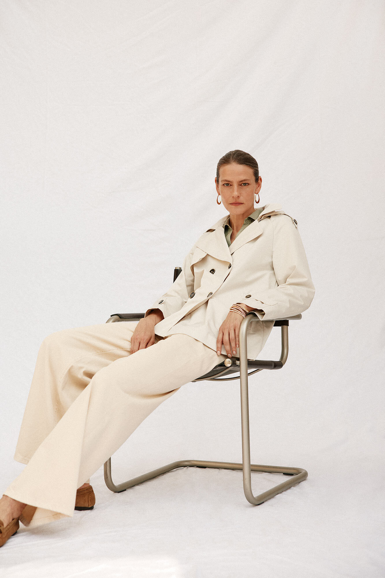 Cortefiel Gabardina curta com v&eacute;u