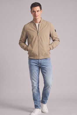 Cazadora bomber corta