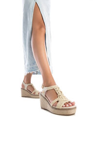 XTI Sandalia cu&ntilde;a nudos macram&eacute;