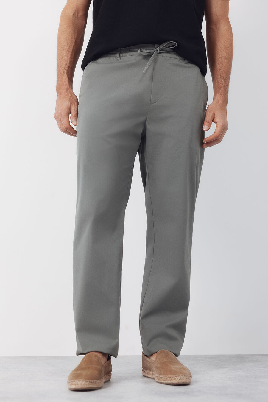 Pantalón chino técnico con cordones tapered