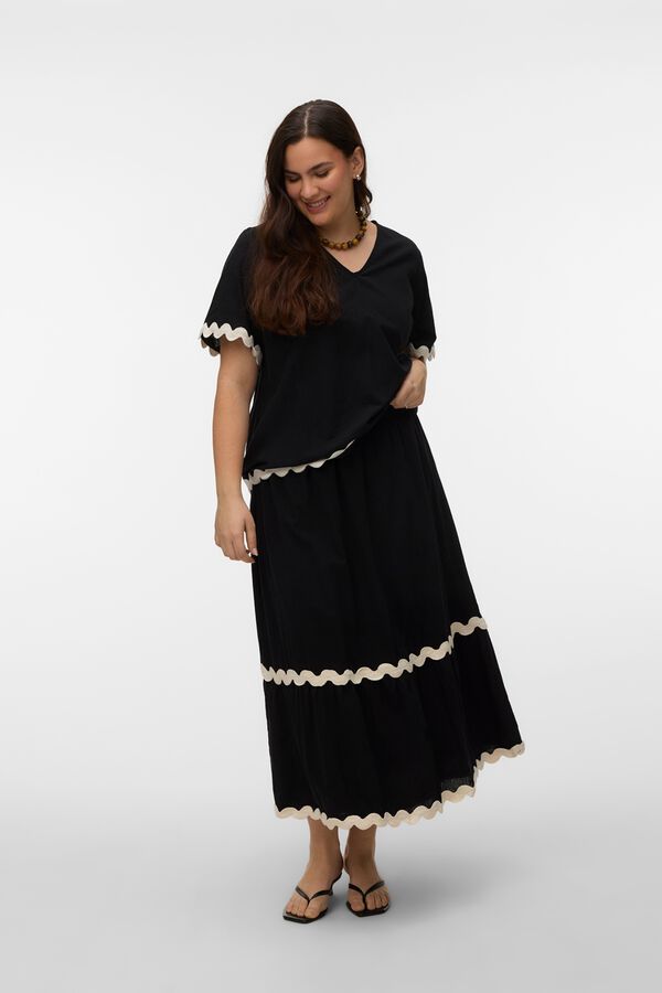 Vero Moda Curve Top detalles bordados talla grande Negro