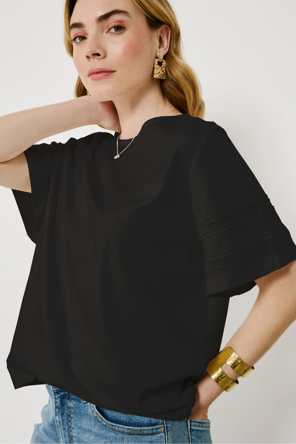 Vila Camiseta algod&oacute;n org&aacute;nico con calados Negro