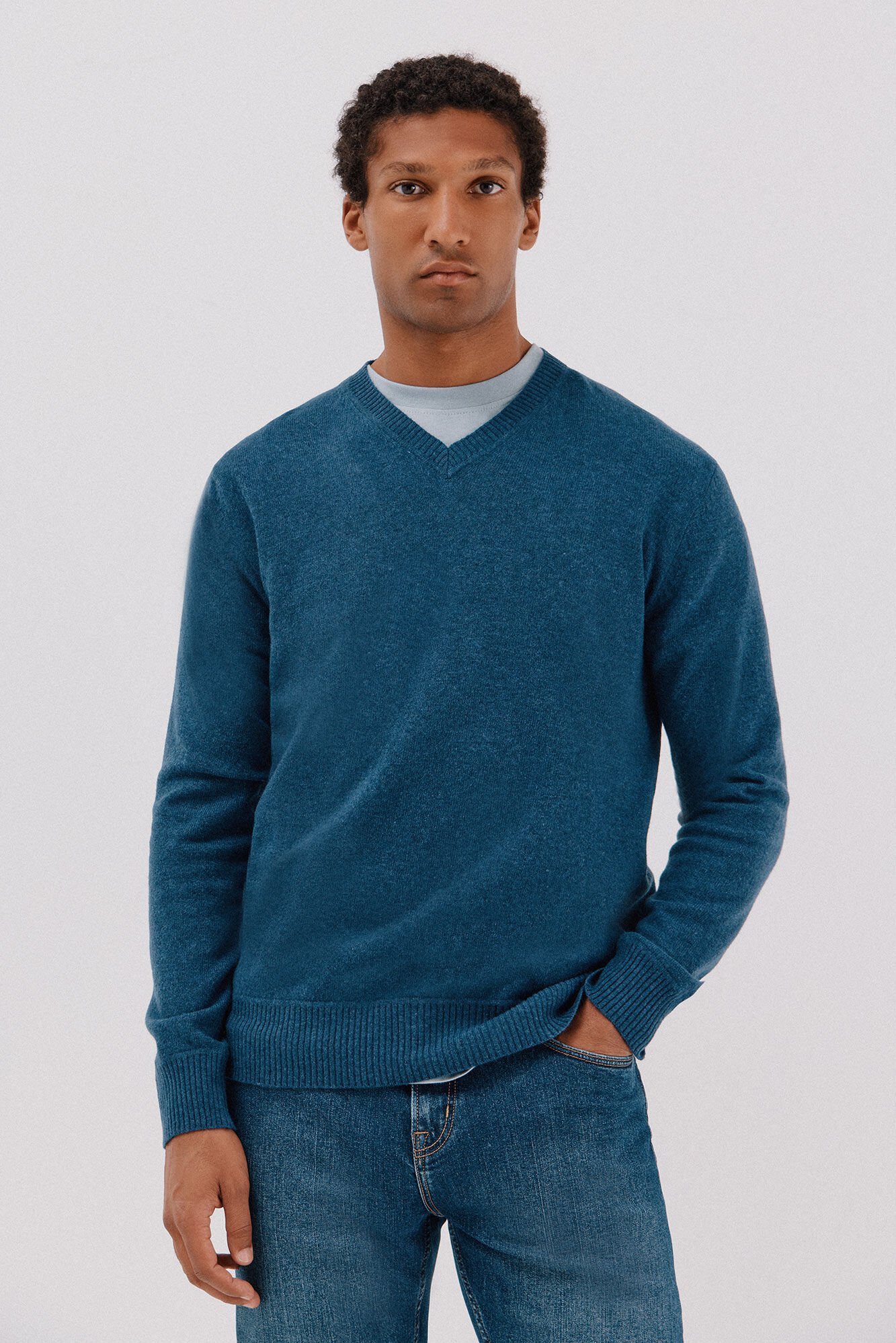 Cortefiel Su&eacute;ter de l&atilde; com bico redonda