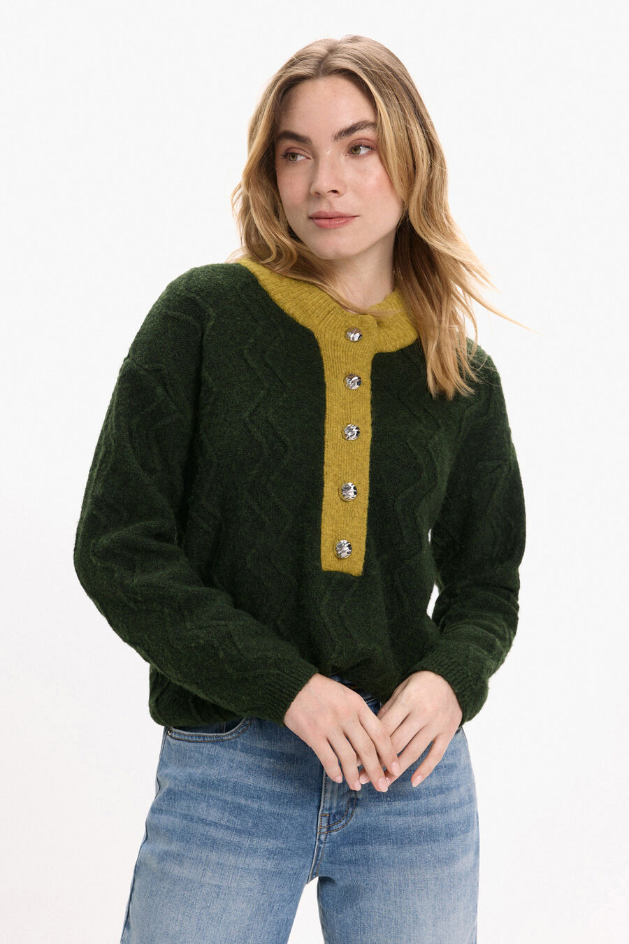 Jersey de lana con botones en el cuello