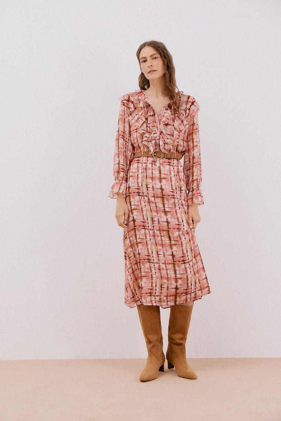 Vestido fluido volantes