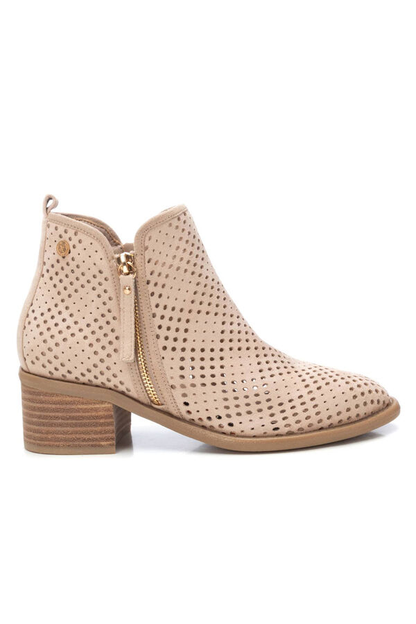 XTI Faux suede heeled perforated ankle boot Beige