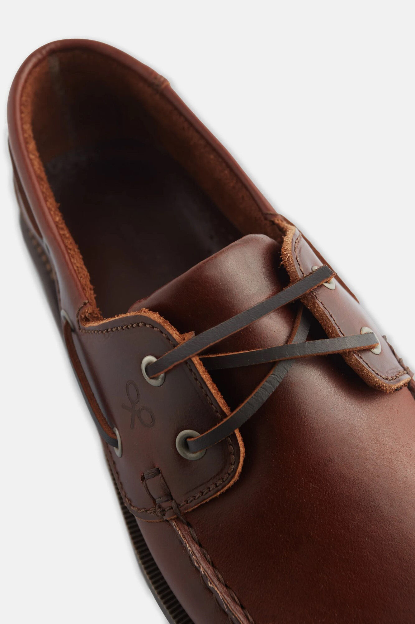 Leather deck shoes