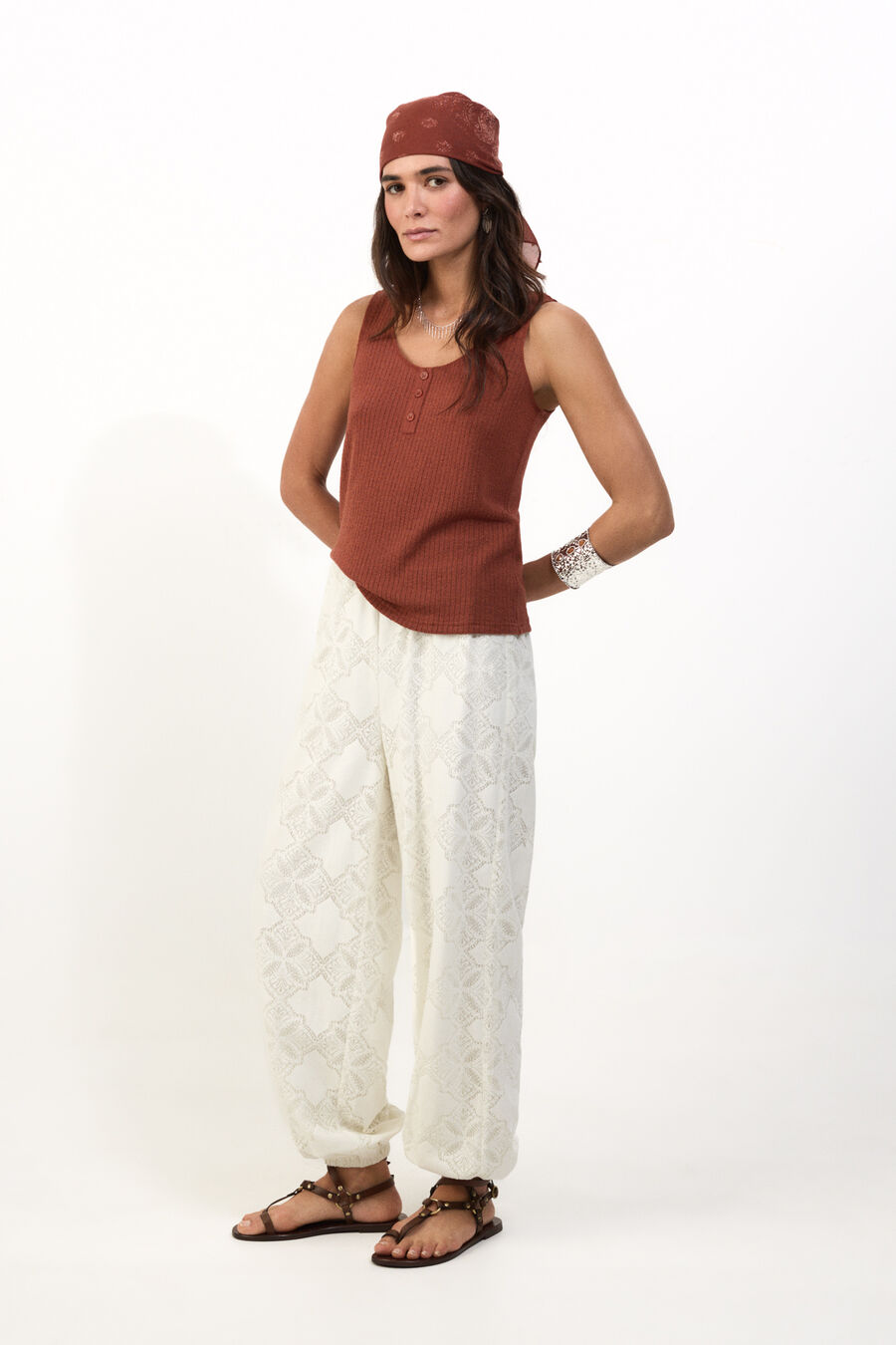 Top tirantes botones