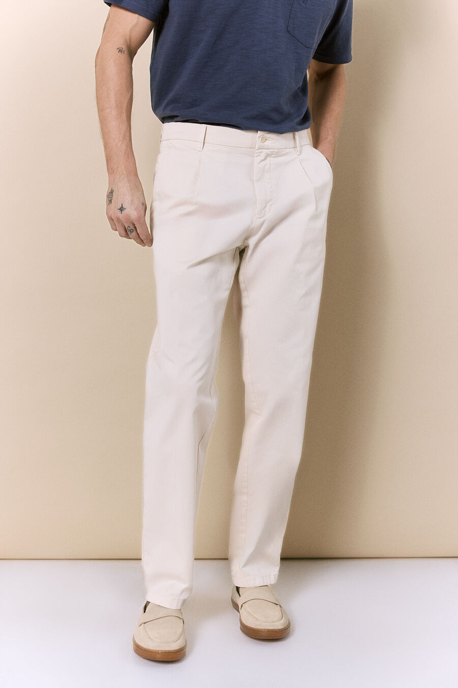 Chino con pinzas regular