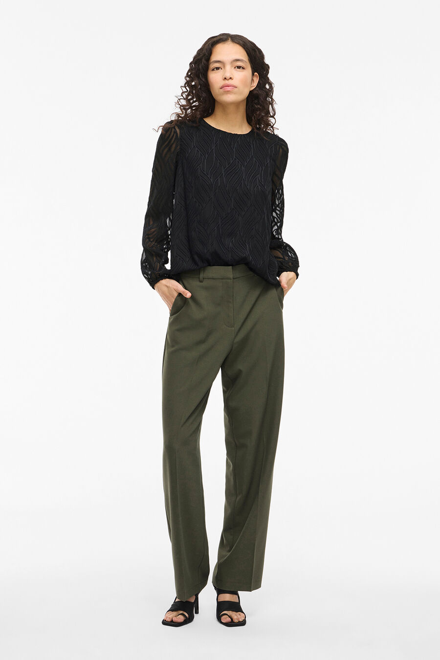 Blusa manga larga con cuello redondo