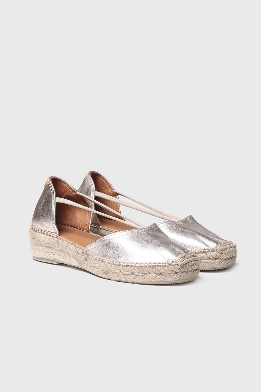 Alpargata de piel con tiras