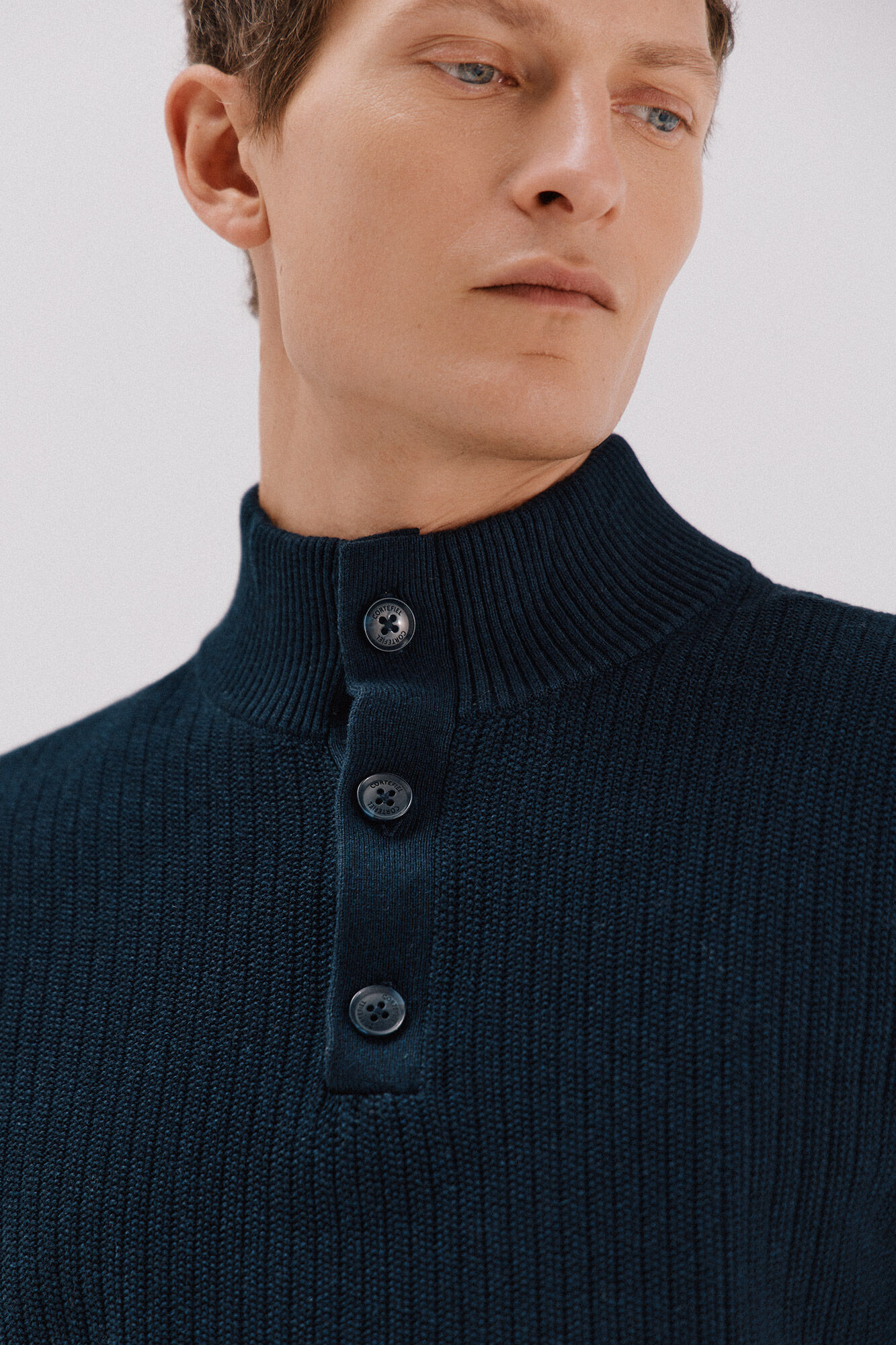 Cortefiel Jersey algod&oacute;n estructura cuello alto con botones