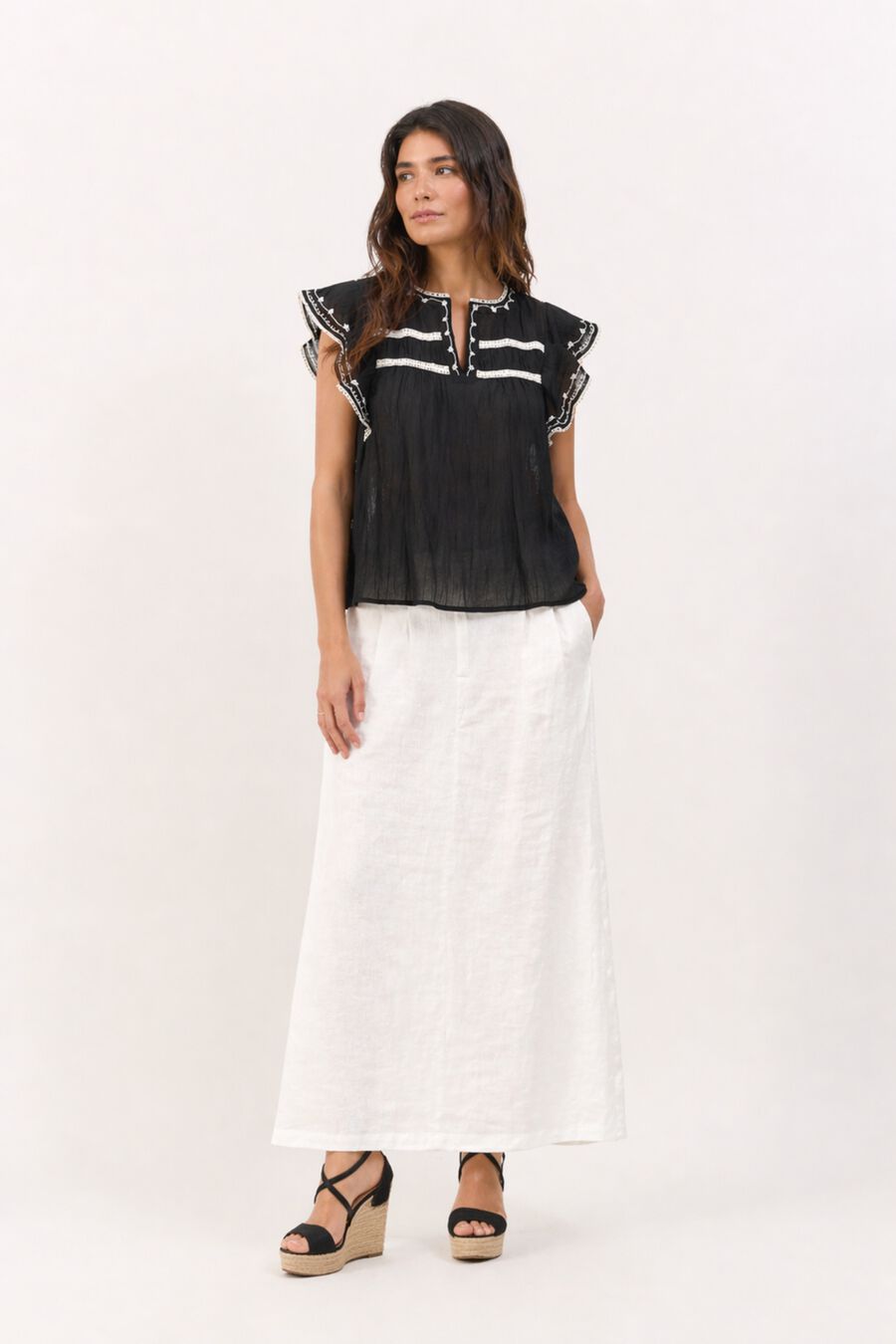 Blusa con bordados de algodón orgánico