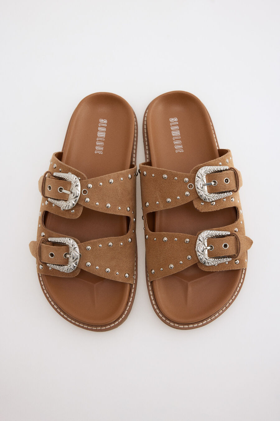 Sandalia piel tachuelas