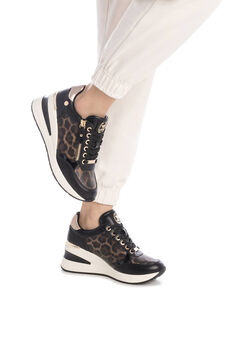 XTI Zapatilla de mujer antideslizante