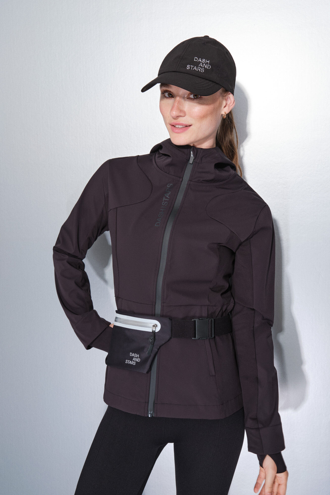 Dash and Stars Crna pljosnata torba za no&scaron;enje oko struka