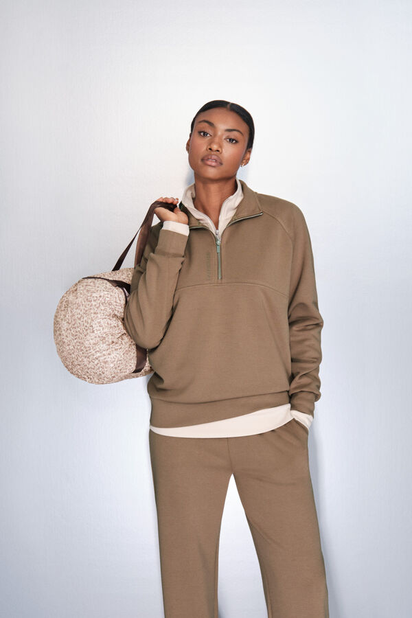 Dash and Stars Braon kragna sa rajsferšlus duks nude