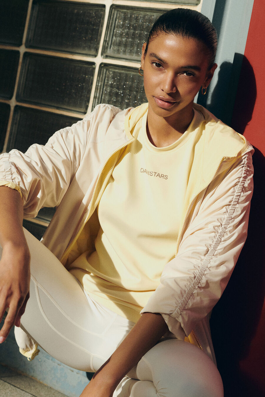 Chaqueta ligera reversible capucha amarillo