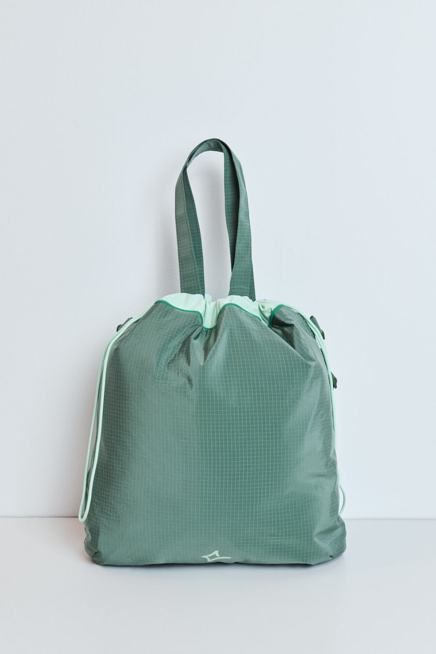 Bolsa tote nylon acolchado